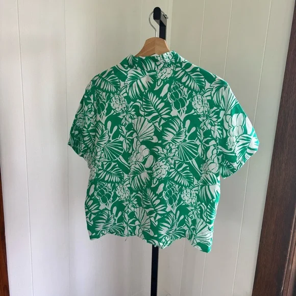 NWT Nicole Miller Women Med Preppy Linen Green Cropped Hawaiian Button Up Shirt - Picture 3 of 10